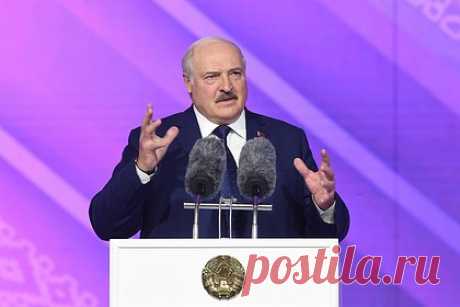 Лукашенко назвал препятствие для сотрудничества французов и белорусов. Президент Белоруссии Александр Лукашенко заявил, что искреннее стремление народов Белоруссии и Франции сотрудничать натыкается на искусственные препятствия, формируемые европейской политической конъюнктурой. Белорусский глава поздравил народ Французской Республики с национальным праздником — Днем взятия Бастилии.