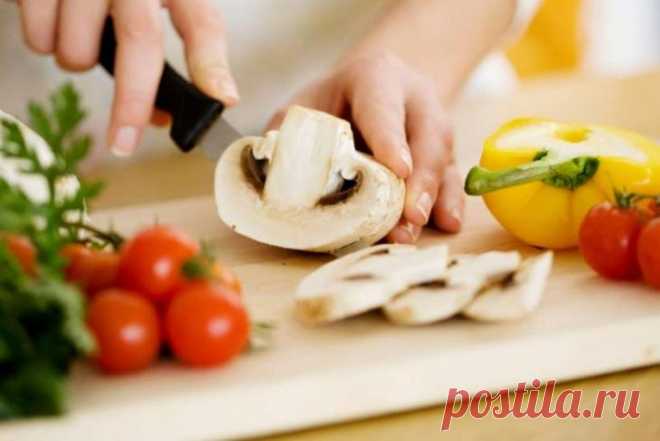 Швейцарская диета для похудения Большинство диет – это жесткие ограничения в количестве пищи и строгий выбор продуктов. Поэтому их достаточно сложно выдержать, не имея силы воли.Швейцарская диета – это уникальный режим питания, кото...