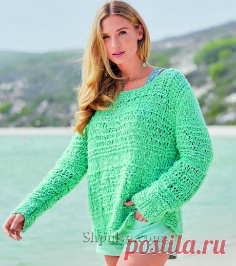 Великолепный хлопковый пуловер связан чередованием структурного узора и узора с вытянутыми петлями из мягкой пряжи букле мятного цвета.