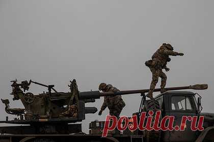 В ЛНР обнаружили крупный схрон с оружием и боеприпасами ВСУ. Сотрудники министерства государственной безопасности (МГБ) и МВД Луганской народной республики (ЛНР) обнаружили крупный схрон вооружения и боеприпасов Вооруженных сил Украины (ВСУ) в Беловодском районе. В схроне найдены в том числе патроны разного калибра, мины и запалы к ним, гранаты, окопные заряды.