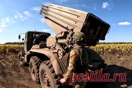 РСЗО «Град» успешно выполняют боевые задачи в зоне СВО. Расчеты реактивных систем залпового огня «Град» ракетных артиллерийских подразделений соединения морской пехоты Тихоокеанского флота из Приморья продолжают выполнять боевые задачи специальной военной операции.