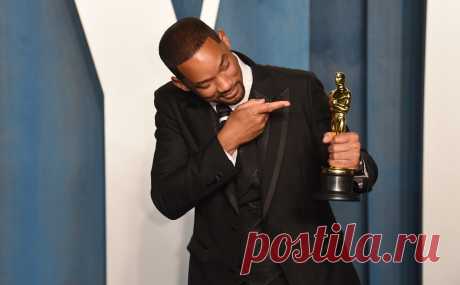 Уилл Смит решил уйти из Академии киноискусств после случая на «Оскаре». Актер ушел из американской киноакадемии после того, как во время церемонии «Оскар» ударил комика Рока, который пошутил над его женой. Позднее Смит заявил, что никогда больше не позволит насилию взять верх над разумом