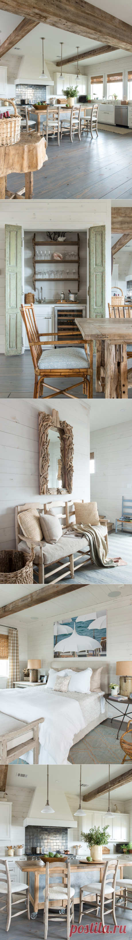 Светлый дом с верандой в США