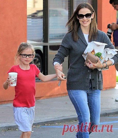 Дженнифер Гарнер и Вайолет - Знаменитые мамы и дочки, похожие друг на друга - Знаменитости | MSN Россия