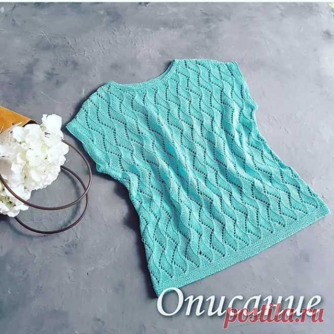 Модная кофточка спицами Далее цитируем автора60% хлопок и 40% акрил. 50 гр 165 м. На размер 44-48 потребуется 4.5 моткаНа спицы 3.5 набираем 203 петли. Ширина изделия 50 см. Раппорт узора 7 петель и 24 ряда в высоту. Замыкаем вязание в круг. Вяжем по кругу платочкой 3.5 см от края. Далее начинаем вязать по...