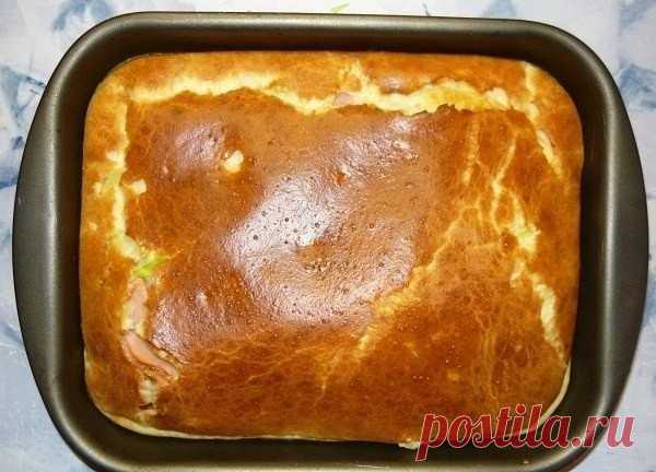 ЗАЛИВНОЙ ПИРОГ С КАПУСТОЙ И СОСИСКАМИ