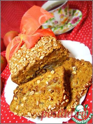 Карамельный пирог с яблоками, изюмом и арахисом - кулинарный рецепт