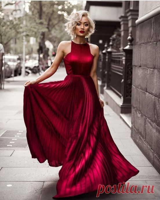 Коллекция Christian Siriano Resort Весна-Лето 2023