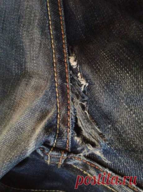 Heute flicke ich die Lieblingsjeans vom Junior. Es ist eine Hilfiger, leider im Schritt eingerissen. Die Reparatur war etwas zeitaufwändig, aber ich finde, es hat sich gelohnt! Der Beitrag heute is…