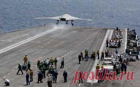 ВЕДОМОСТИ - ФОТО - Авианосец без пилотов - снимок 1