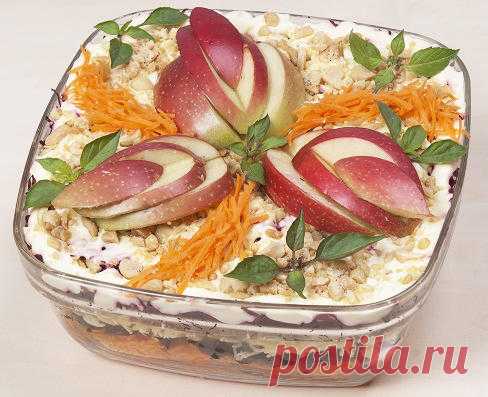 Салат с черносливом и орехами — Домашняя кулинария