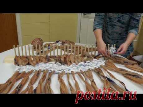 Good Shepherd Church - How to peg loom with plastic bags