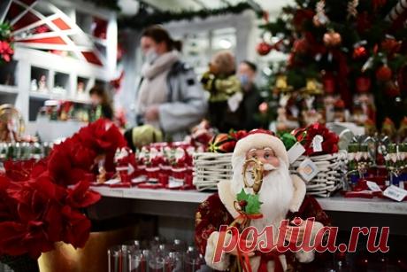 В Нижнем Новгороде откроется новогодняя ярмарка. В Нижнем Новгороде 25 декабря откроется новогодняя «Горьковская ярмарка-800». Павильоны установят в сквере на площади Горького. Там будут продаваться новогодние подарки, сувениры ручной работы, украшения, игрушки, сладости, текстиль, сыр, мед, пряники и другая праздничная продукция.