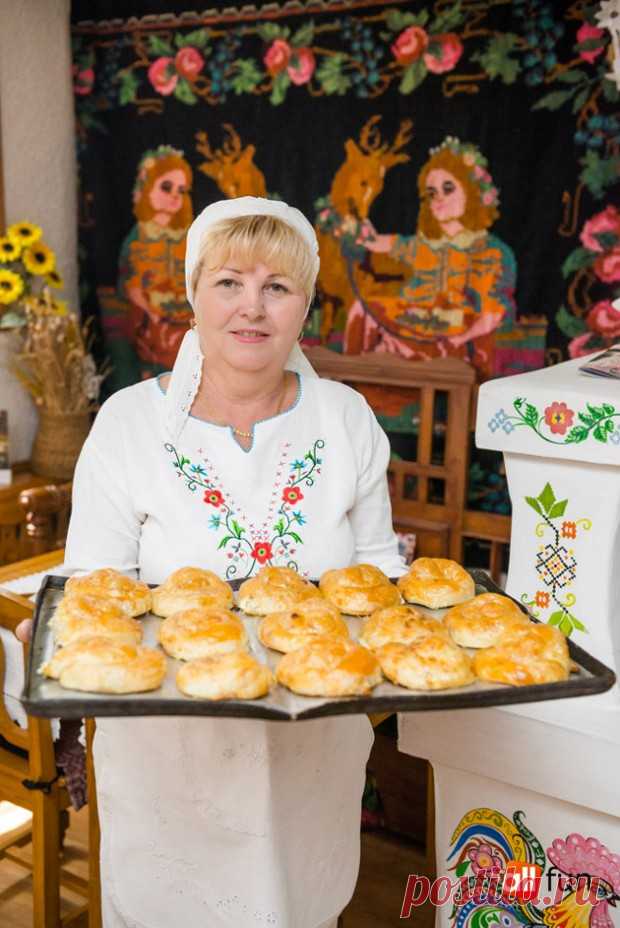 Мастер-класс от ресторана Salcioara: Вертута из вытяжного теста с творогом и зеленью - Рататуй - Рестораны - allfun.md - Развлечения и отдых в Молдове