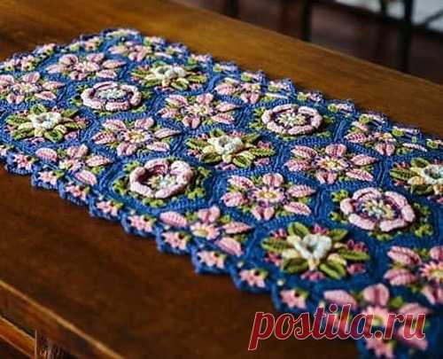 Дорожка из цветочных мотивов Вязаная крючком дорожка из цветочных мотивов. Схемы