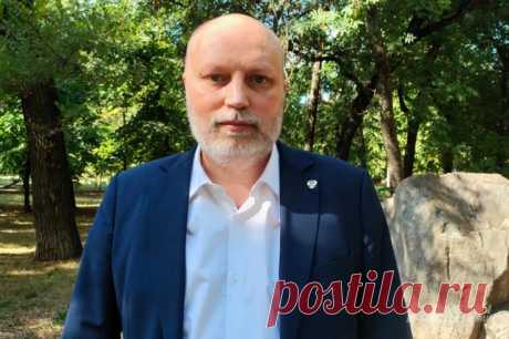 Рогов назвал заявление Зеленского о переговорах с РФ клоунадой. Владимир Рогов оценил заявления президента Украины о возможных мирных переговорах с РФ.