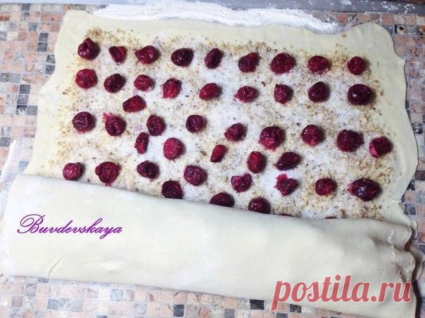 Ленивый штрудель с вишней - гостям так понравился, что я его пекла два раза за вечер!