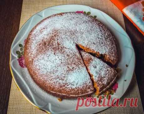 Быстрый пирог из кефира и варенья