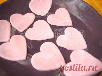 Сладкие сердечки из мастики