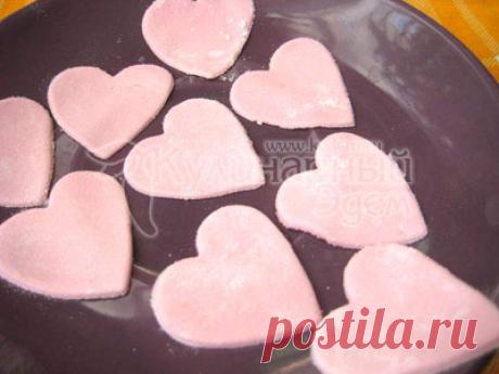 Сладкие сердечки из мастики