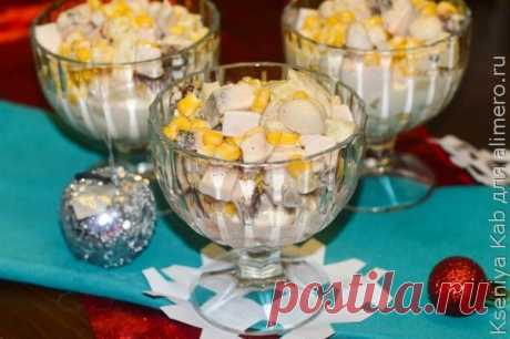 👌 Салат Десятиминутка, рецепты с фото У меня для вас последний рецепт с новогоднего стола. Этот салат я тоже готовила всего 10 минут, так что другого названия даже и придумывать не стала. Думаю, так рождаются вкусные и...