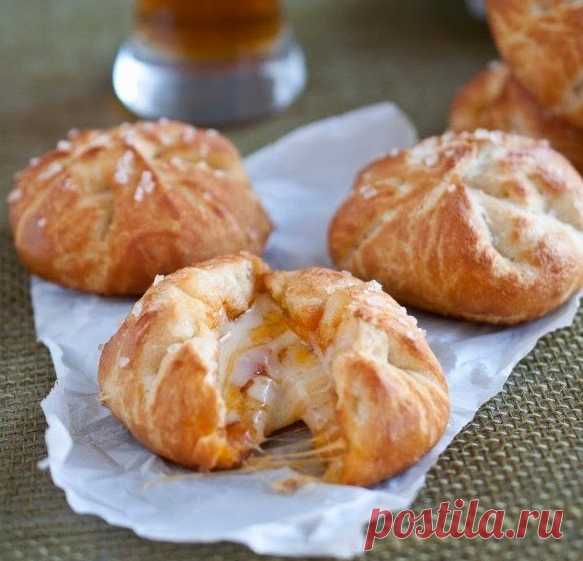 Пицца в булочках 
Оригинальный рецепт приготовления очень вкусной пиццы в булочке.