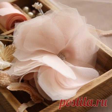 Цветок из шифона своими руками. МК.