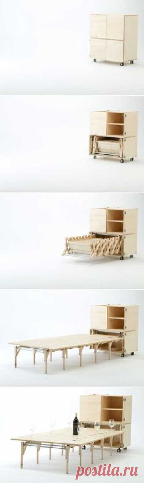 Over 30 Expandable dining set. This is a great collection of…