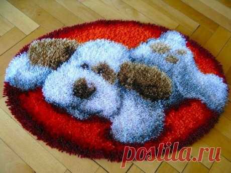 Коврики из остатков пряжи.