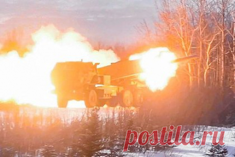 ВСУ нанесли удар по Михайловке из HIMARS. Вооруженные силы Украины (ВСУ) обстреляли населенный пункт Михайловка в Луганской народной республике (ЛНР) ракетой из реактивной системы залпового огня (РСЗО) HIMARS. По данным ведомства, удар ВСУ по Перевальскому району зафиксирован в 02:10 по московскому времени.