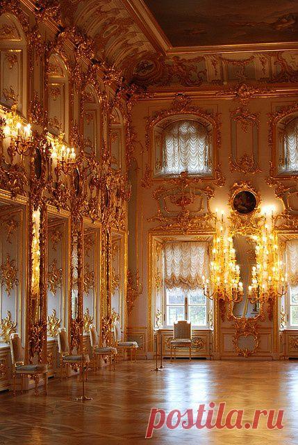 Ballroom, Peterhof, St. Petersburg, Russia. | Pal приколол(а) это к доске Travel&Places Of Interest
