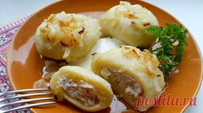 Картофельные галушки с куриным фаршем.