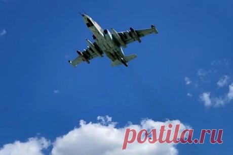 Появились подробности о погибшем при крушении Су-25 на Кубани пилоте. Уроженец татарстанского города Альметьевска Тимур Хисматуллин погиб при крушении штурмовика Су-25 в Краснодарском крае во время тренировочного полета над Азовским морем. Все произошло 17 июля. Пилот успел катапультироваться. Военный провел под водой десять минут — у него не открылся спасательный жилет.