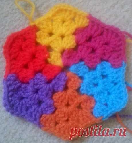 Ravelry: Puzzle Motif pattern by Angela Harriman