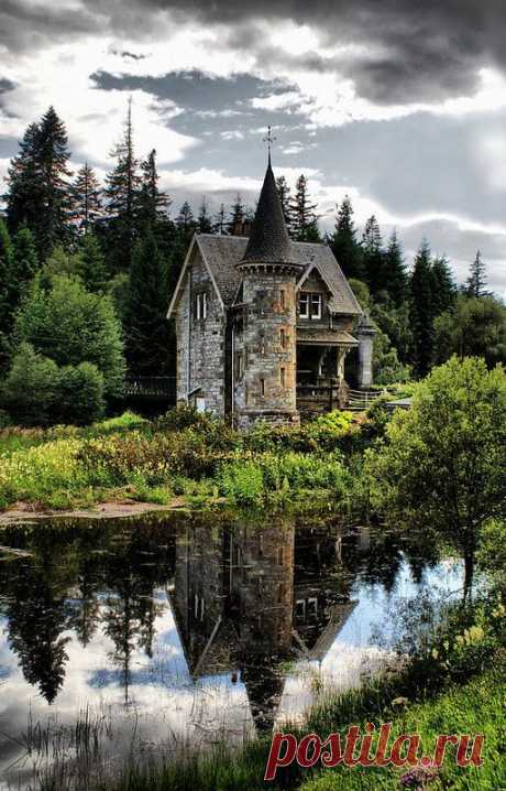 Scottish Fairytale Castle Art Print by Sandra Cockayne ADPS
