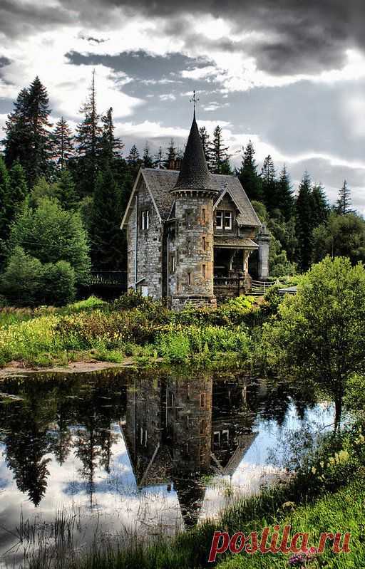 Scottish Fairytale Castle Art Print by Sandra Cockayne ADPS