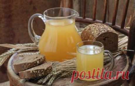 Пять вкусных рецептов разного домашнего кваса Летом не обойтись без прохладительных напитков. Вместо сладкой газировки из супермаркета и пакетированных соков с красителями выбирайте квас. Он прекрасно охлаждает и утоляет жажду даже в зной.





 …