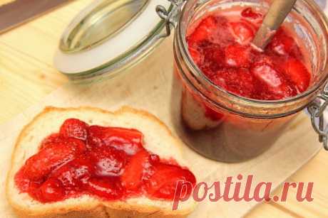 Варенье из клубники.
Классический быстрый рецепт вкуснейшего варенья из ароматной свежей клубники.
