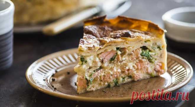Щедро, сытно, вкусно и эффектно: блинный пирог с рыбой — Вкусные рецепты