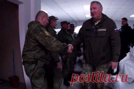 Рогозин помог военным в Донецке. Бывший глава «Роскосмоса» Дмитрий Рогозин помог военным в Донецке, доставив им обмундирование. Рогозин уточнил, что отвез в Корпус Народной милиции Минобороны Донецкой Народной республики зимнее обмундирование для батальона защитников Донбасса. Он также опубликовал видео из поездки.
