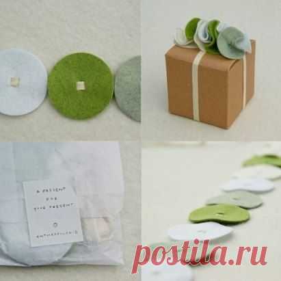 Красивый бант для декора подарка из фетра..