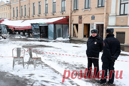 Губернатор Петербурга высказался о гибели военкора Татарского при взрыве в кафе. Взрыв в кафе на Университетской набережной в Санкт-Петербурге, при котором погиб военный корреспондент Владлен Татарский (настоящее имя — Максим Фомин) и свыше 30 человек получили ранения, является чудовищным преступлением. Об этом заявил губернатор города Александр Беглов.