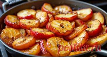 Вместо сливочных тортов и жирных пирожков: вкуснейший постный десерт из жареных яблок В современном изобилии калорийных сладостей, как отрадно открыть для себя что-то одновременно простое, вкусное и полезное. Жареные яблоки – прекрасный тому пример