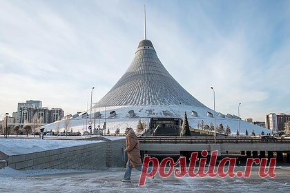 Инфляция в Казахстане достигла исторического максимума. В ноябре инфляции в Казахстане достигла 19,6 процента в годовом выражении. Это является историческим максимумом, заявил президент Касым-Жомарт Токаев. «Конечно, подобная ситуация самым негативным образом влияет на уровень жизни и доходов населения», — заявил он. Рост экономики замедлился с 4,6 до 2,7 процента.