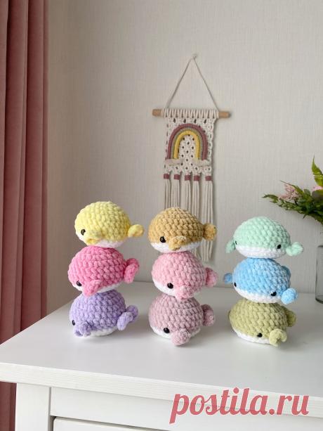 PDF Китёнок крючком. FREE crochet pattern; Аmigurumi toy patterns. Амигуруми схемы и описания на русском. Вязаные игрушки и поделки своими руками #amimore - плюшевый кит, маленький китёнок из плюшевой пряжи.