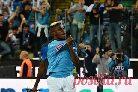 «Наполи» выиграл чемпионат Италии впервые за 33 года. «Наполи» выиграл чемпионат Италии по футболу впервые за 33 года. Команда на выезде сыграла вничью 1:1 с «Удинезе» в матче 33-го тура серии А и досрочно обеспечила себе чемпионство. У гостей отличился Виктор Осимхен, а у хозяев гол забил Санди Ловрич. «Наполи» расположился на первой строчке в таблице, набрав 80 очков.