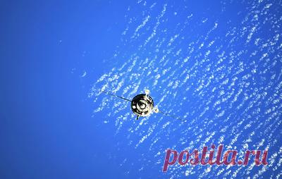 "Союз МС-27" включил двигатели на торможение перед спуском на Землю. Приземление спускаемого аппарата ожидается в Казахстане в 08:04 мск