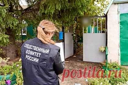 Полицейские задержали подозреваемого в жестоком убийстве пенсионерки россиянина. В Саратовской области задержан 57-летний россиянин, заподозренный в убийстве 69-летней пенсионерки. Как уточняется, утром 27 сентября в квартире на улице Фабричная города Ртищево была обнаружена жестоко убитая 69-летняя женщина. У нее были множественные колото-резаные ранения в груди.