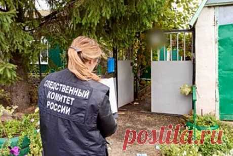 Полицейские задержали подозреваемого в жестоком убийстве пенсионерки россиянина. В Саратовской области задержан 57-летний россиянин, заподозренный в убийстве 69-летней пенсионерки. Как уточняется, утром 27 сентября в квартире на улице Фабричная города Ртищево была обнаружена жестоко убитая 69-летняя женщина. У нее были множественные колото-резаные ранения в груди.