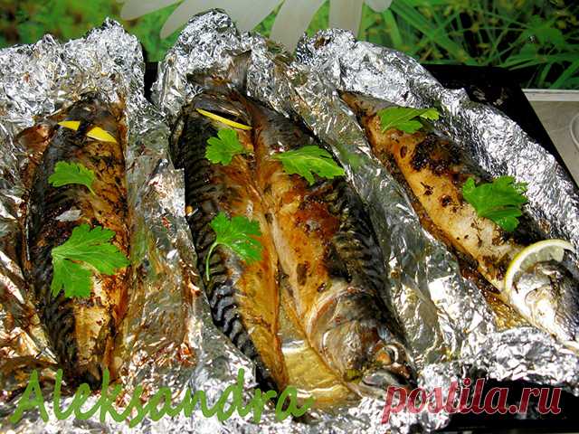 Готовим вкусно - Скумбрия, запеченная с зеленью и чесноком.